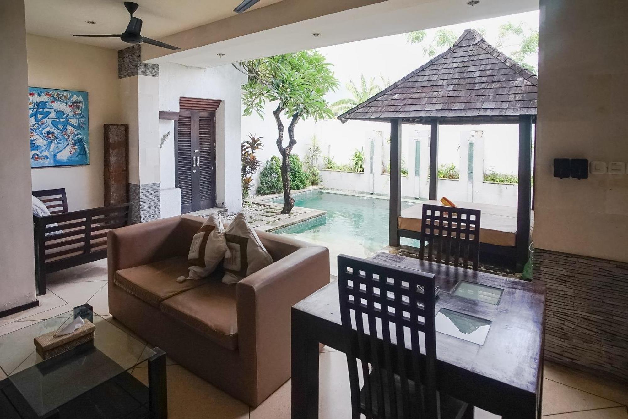 Queen Rose Villa & Spa Jimbaran Exterior foto