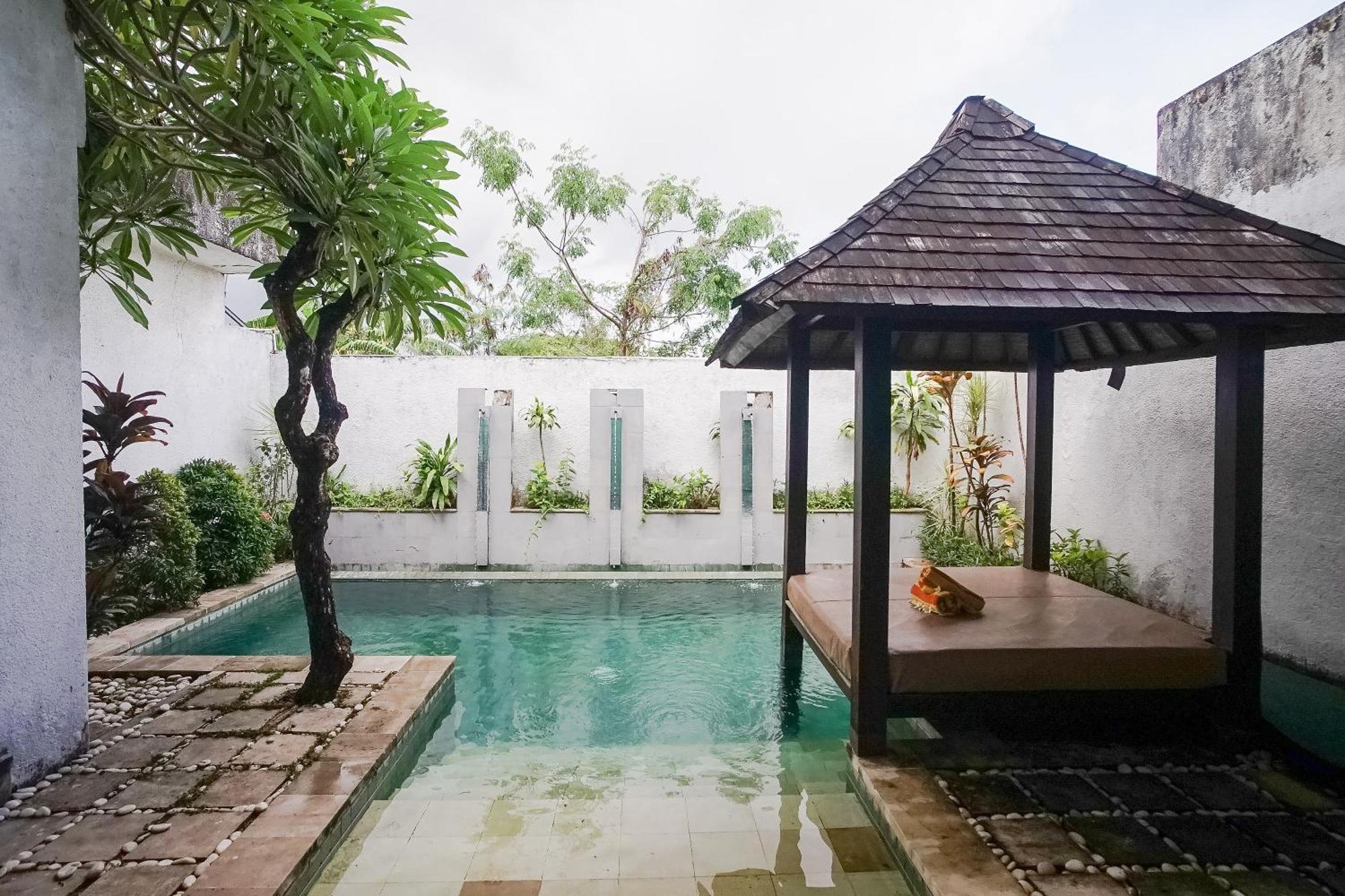 Queen Rose Villa & Spa Jimbaran Exterior foto