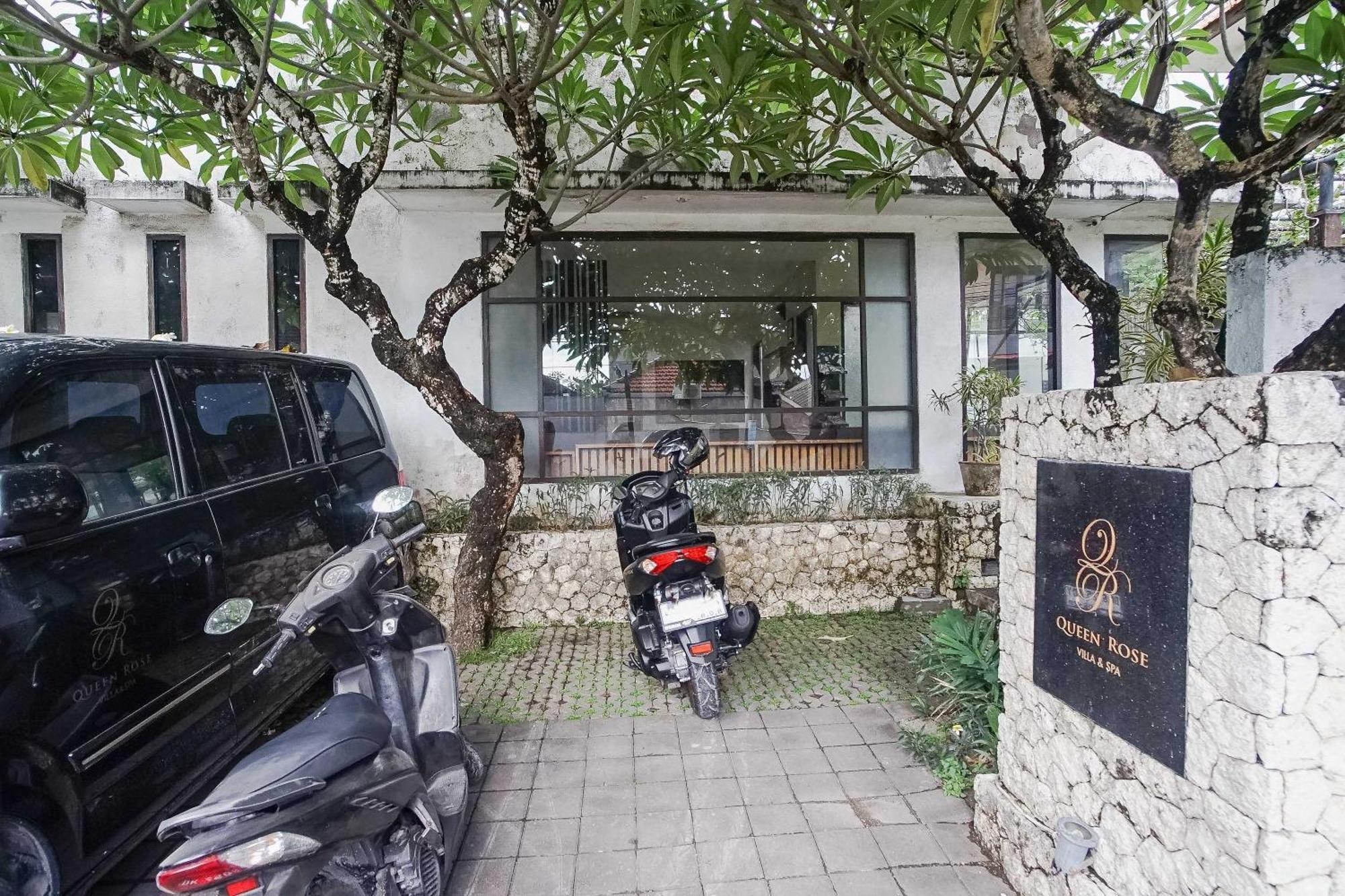 Queen Rose Villa & Spa Jimbaran Exterior foto