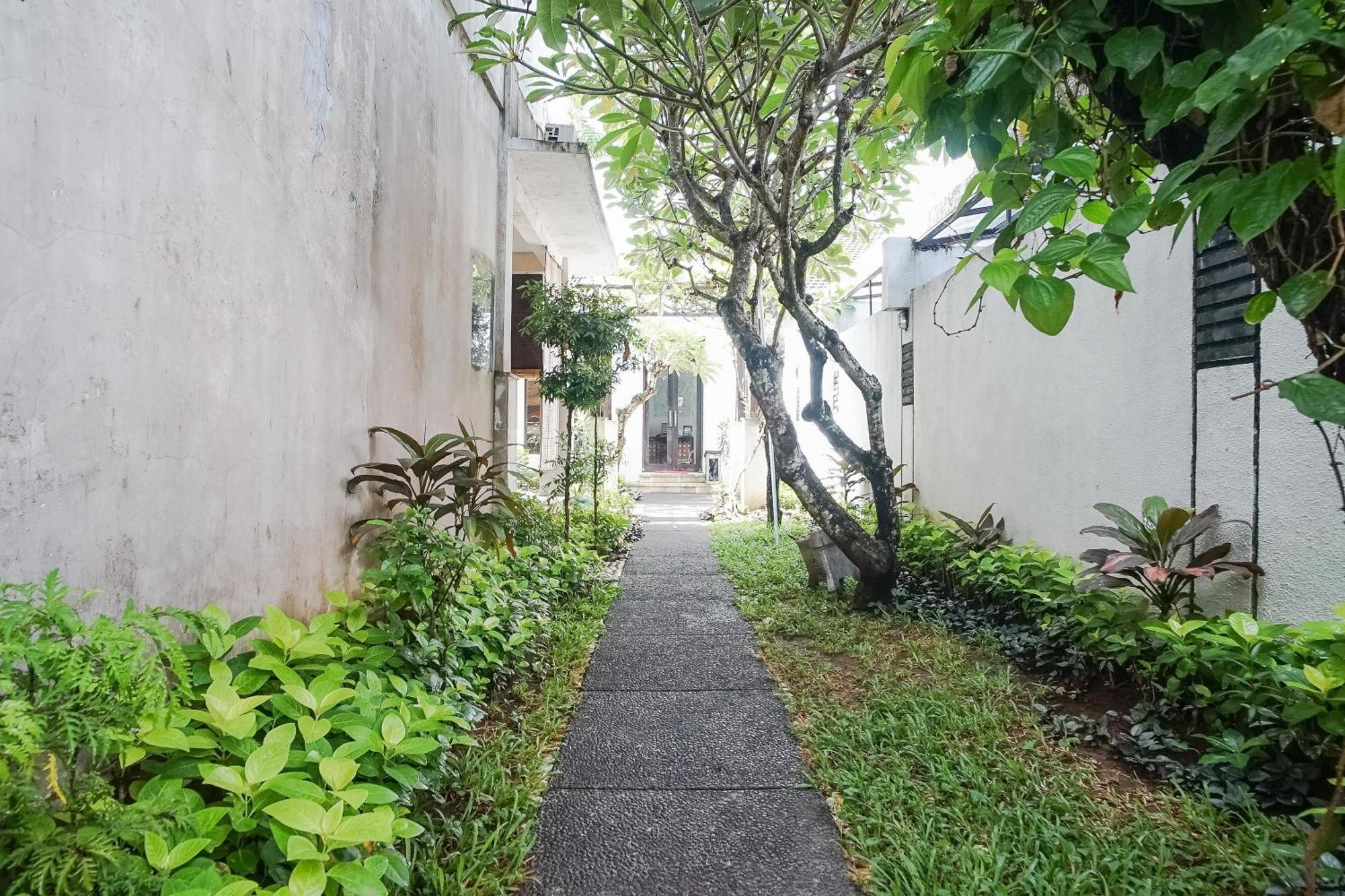 Queen Rose Villa & Spa Jimbaran Exterior foto